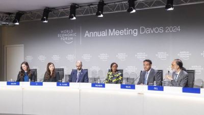 منتدى دافوس.. لجنة حوكمة الذكاء الاصطناعي تبحث دعم جهود الحكومات في تهيئة بيئة ممكنّة