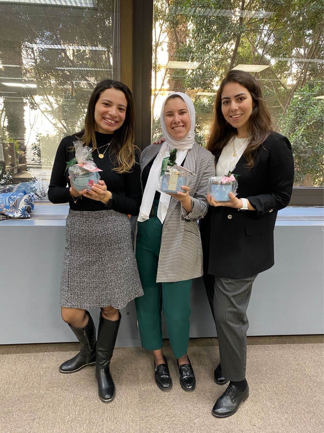 العربي_الأفريقي_-يقدم_هدايا_مميزة_لموظفات_البنك_احتفالاً_باليوم_العالمي_للمرأة العربي_الأفريقي_-يقدم_هدايا_مميزة_لموظفات_البنك_احتفالاً_باليوم_العالمي_للمرأة