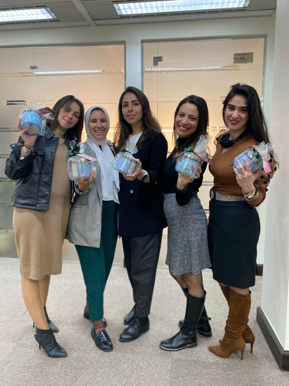 العربي_الأفريقي_يقدم_هدايا_-مميزة_لموظفات_البنك_احتفالاً_باليوم_العالمي_للمرأة العربي_الأفريقي_يقدم_هدايا_-مميزة_لموظفات_البنك_احتفالاً_باليوم_العالمي_للمرأة