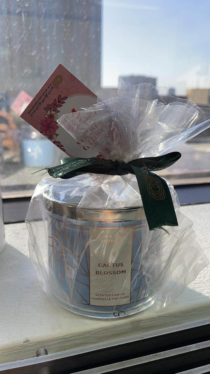 العربي_الأفريقي_يقدم_هدايا_مميزة_لموظفات_البنك_احتفالاً_باليوم_العالمي_للمرأة العربي_الأفريقي_يقدم_هدايا_مميزة_لموظفات_البنك_احتفالاً_باليوم_العالمي_للمرأة