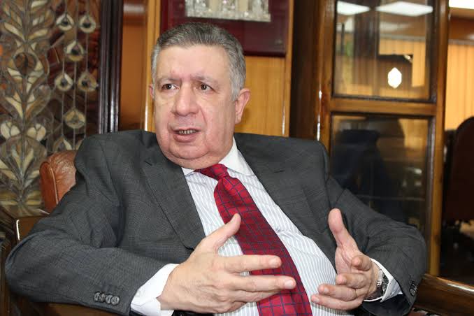 عمرو كمال