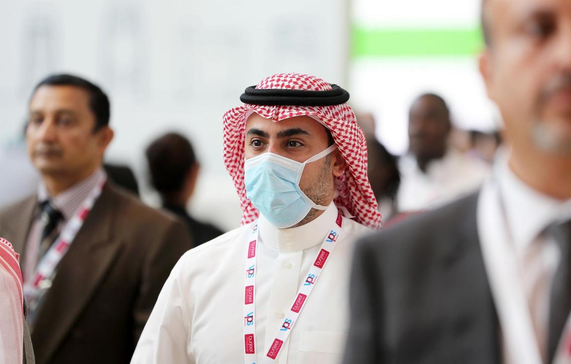 اجراءات احترازية من مصارف الامارات ضد كورونا