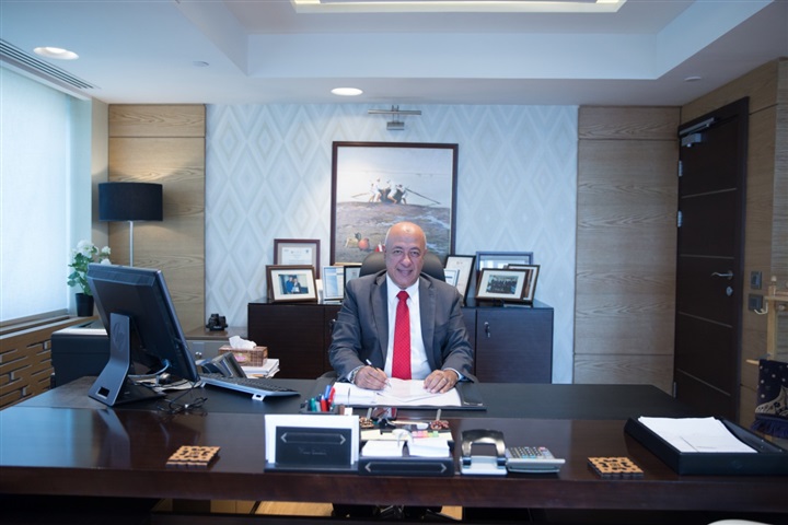 يحيى أبو الفتوح نائب رئيس البنك الأهلي المصري 