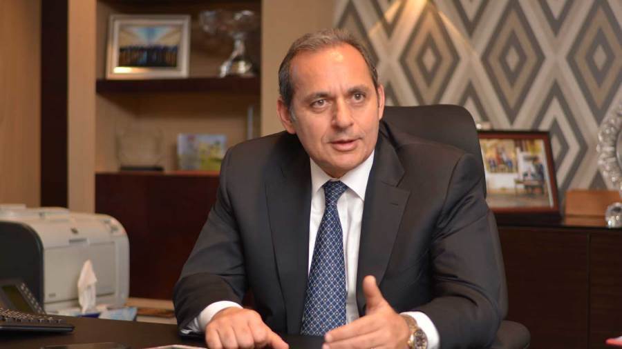 رئيس مجلس إدارة البنك الأهلي المصري هشام عكاشة