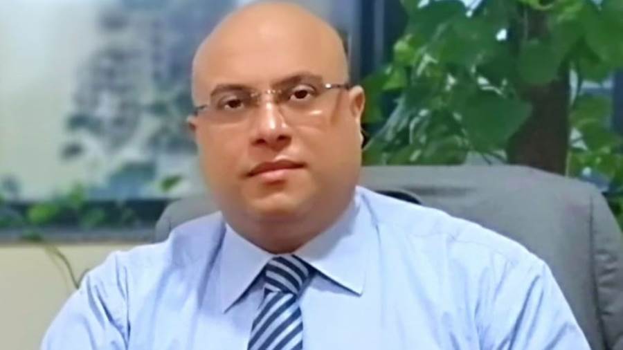 أحمد عبد النبي الخبير المصرفي