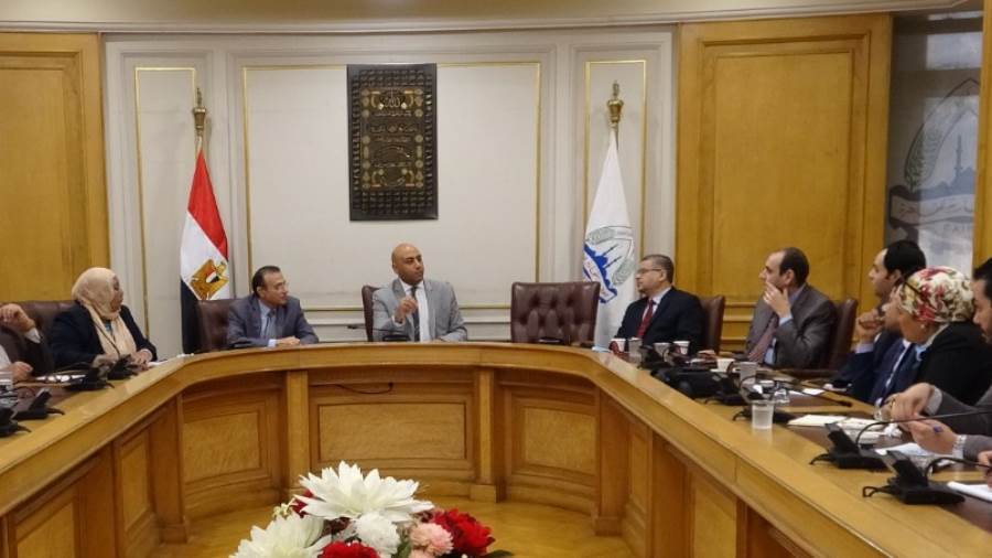 اجتماع ممثلي البنك الأهلي وأعضاء غرفة القاهرة التجارية