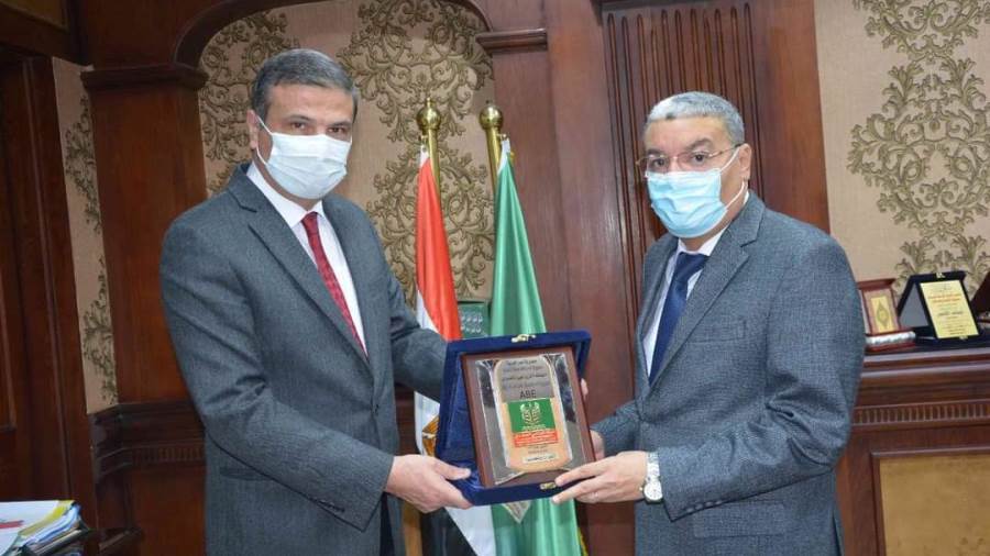 تعاون بين البنك الزراعي المصري ومحافظة المنيا