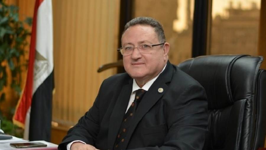 مدحت قمر رئيس مجلس إدارة البنك العقاري المصري العربي