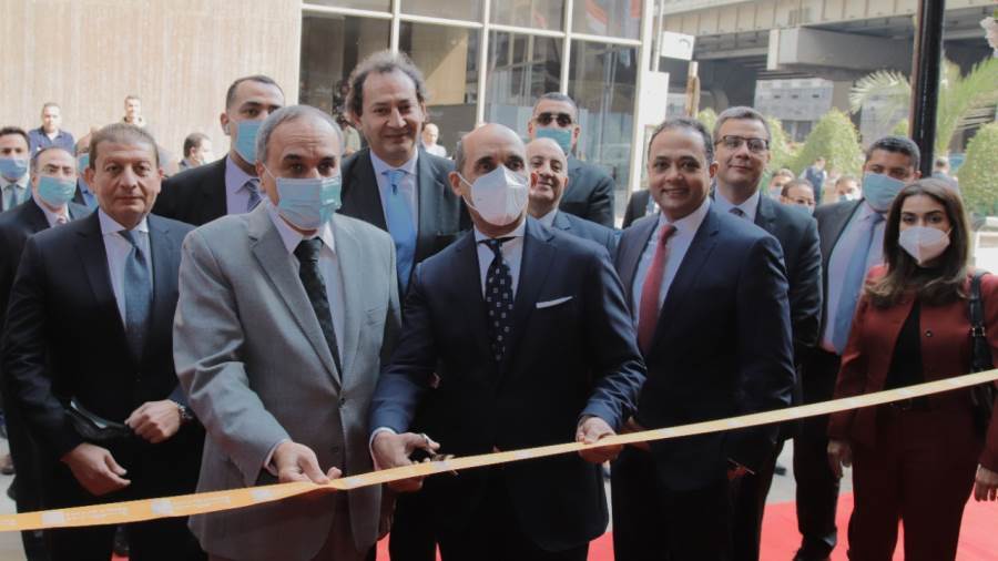 بنك القاهرة يفتتح فرعه بمبنى مؤسسة الأهرام