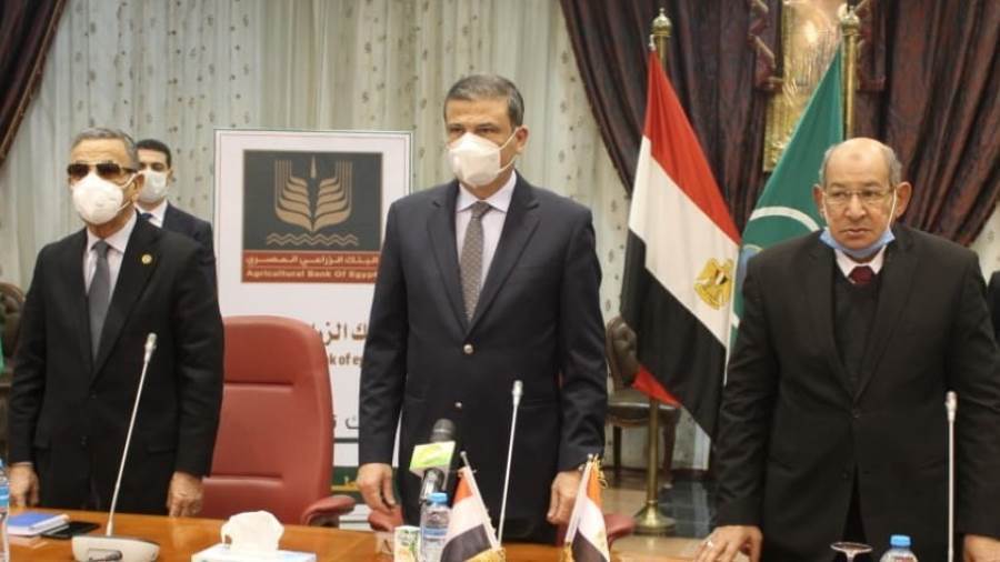 رئيس مجلس إدارة البنك الزراعي المصري يزور نواب المنيا