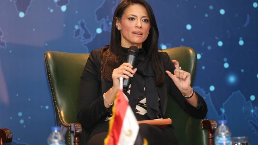 الدكتورة رانيا المشاط وزيرة التعاون الدولي ومحافظ مصر لدى البنك الأوروبي لإعادة الإعمار والتنمية