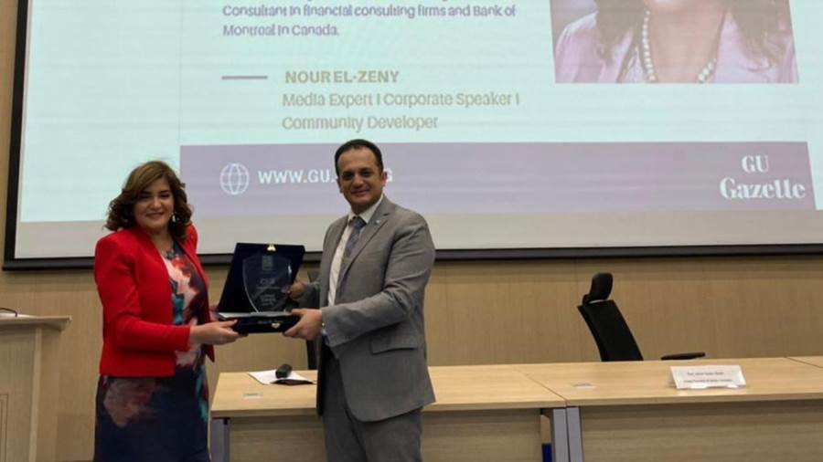 جامعة الجلالة تكرم نور الزيني مدير عام الاتصال المؤسسي والمسؤولية المجتمعية في بنك قناة السويس