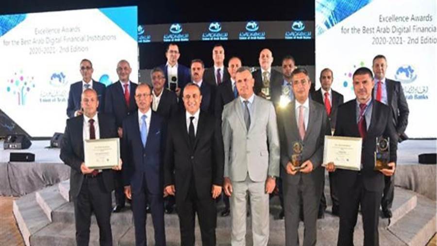 البنك الأهلي يحصد جائزة أفضل مصرف عربي في الابتكار الرقمي
