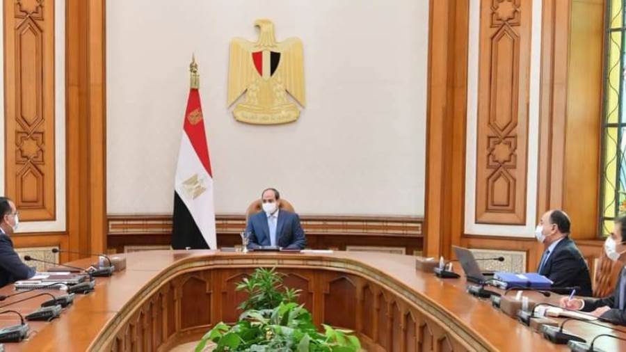 الرئيس عبدالفتاح السيسي يجتمع بوزير المالية