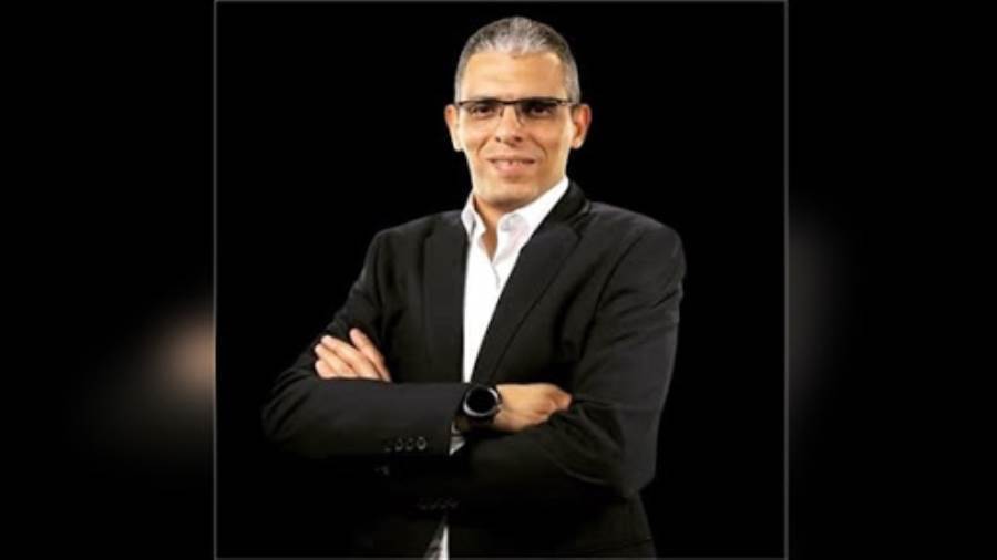 الدكتور أحمد عادل منصور الأمين العام لهيئة البريد المصري