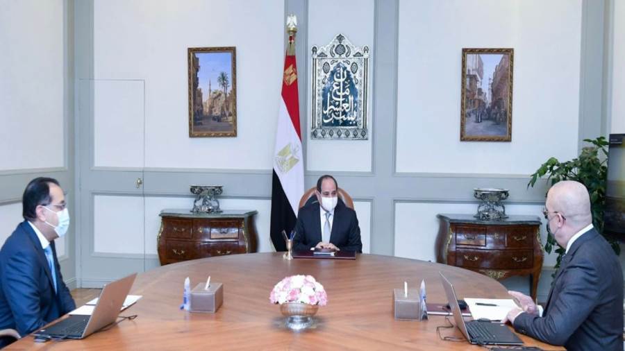اجتماع الرئيس السيسي مع رئيس الوزراء ووزير الإسكان