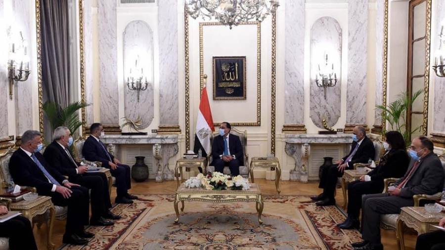 مدبولي يلتقي محافظ البنك المركزي العراقي