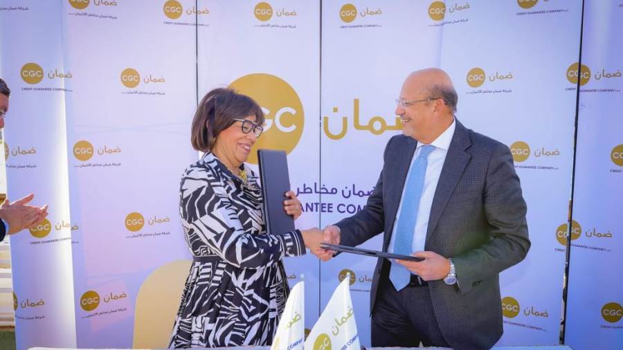 حسين رفاعي رئيس بنك قناة السويس خلال توقيع البروتوكول