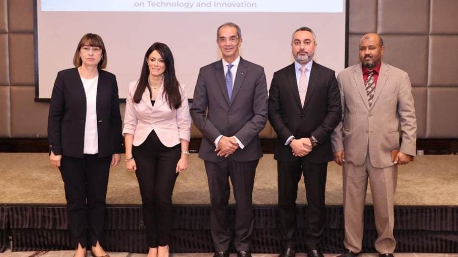 وزيرة التعاون الدولى ووزير الاتصالات خلال ورشة العمل الأولى لبلورة الأفكار بين الحكومة المصرية والأمم المتحدة