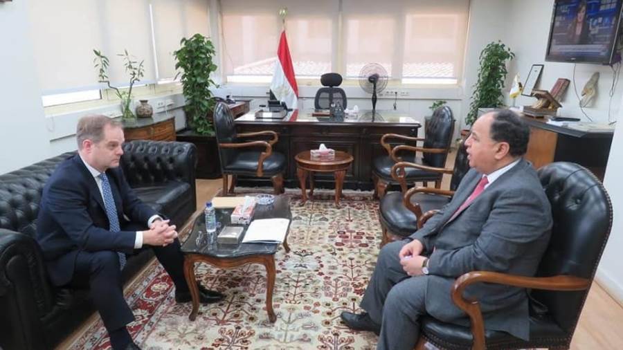 وزير المالية في لقائه مع السفير البريطاني بالقاهرة