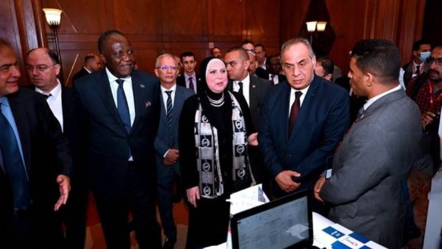 نيفين جامع وزيرة التجارة والصناعة