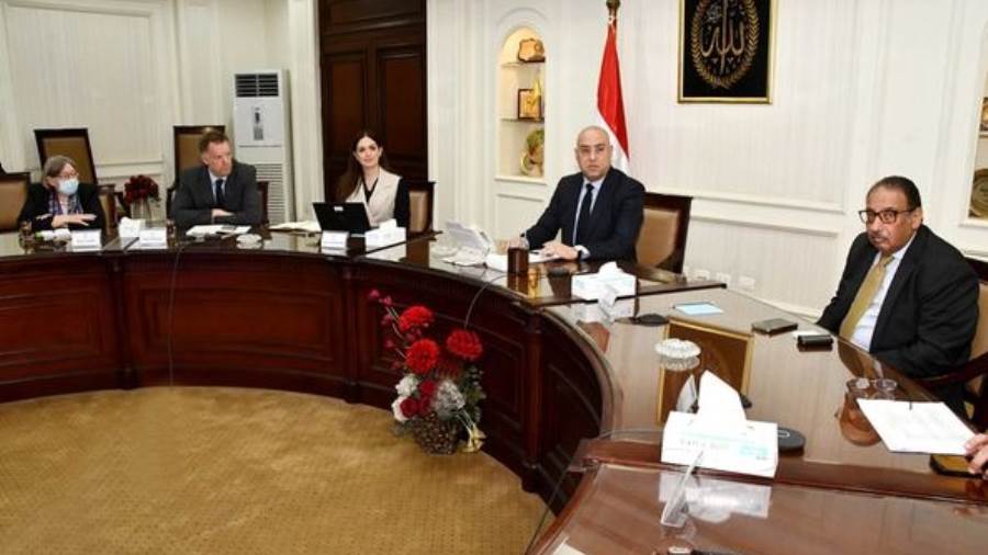 لقاء وزير الاسكان ببعثة البنك الدولي