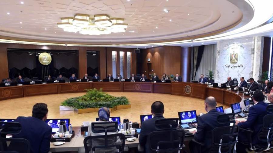 رئيس الوزراء يتابع تنفيذ قرارات المجلس الأعلى للاستثمار بحضور محافظ المركزي
