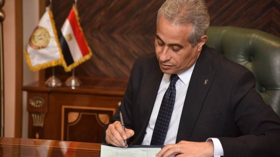 وزير القوى العاملة