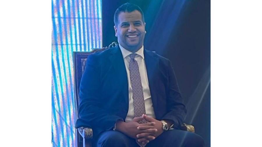 محمود أبو حسين القائم بأعمال رئيس قطاع شبكة الفروع والمبيعات والتوزيع بميدبنك