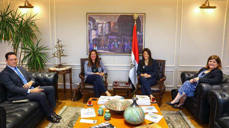 اثناء التوقيع
