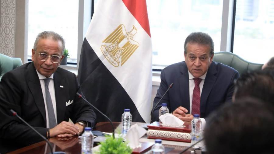 اثناء التوقيع