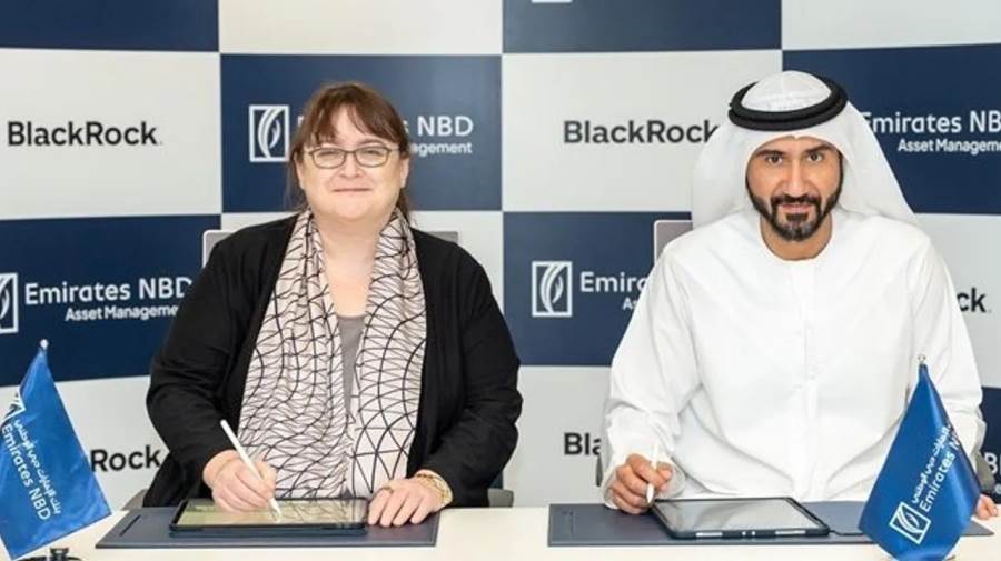 جانب من توقيع الإتفاقية