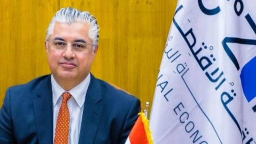 وليد جمال الدين رئيس المنطقة الاقتصادية لقناة السويس