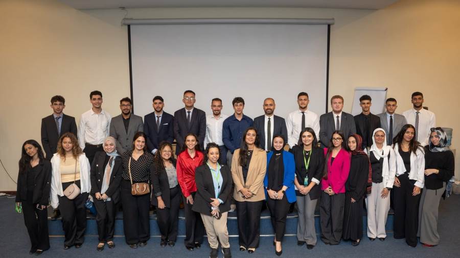 اثناء الجلسة التدريبية