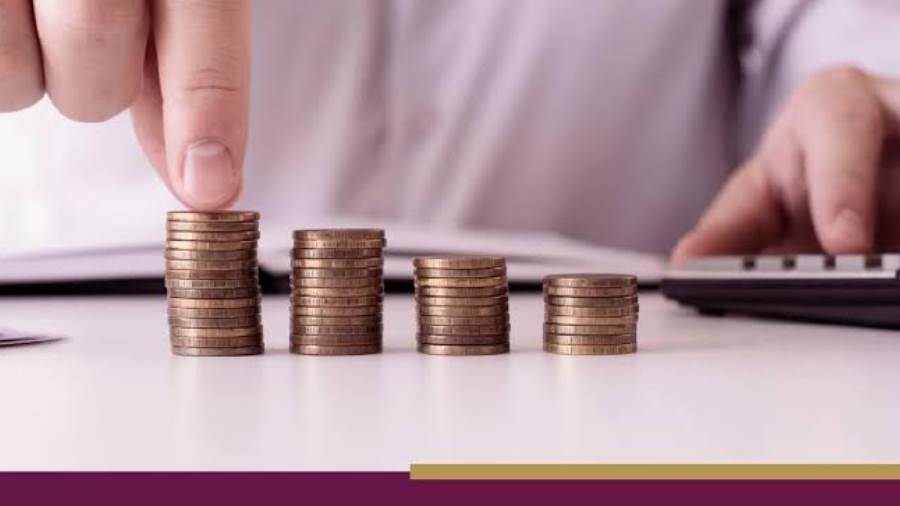 ترامب يدعو لتحديد سقف فائدة بطاقات الائتمان عند 10% لمدة عام