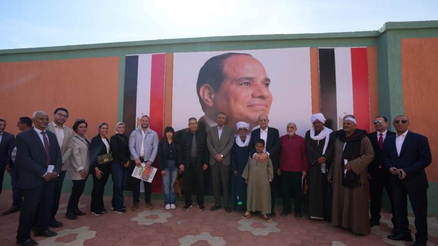 البنك الأهلي المصري يسلم عددا من البيوت والمشروعات الصغيرة للمستفيدين بمحافظة أسوان