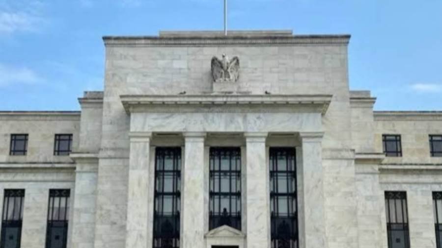 الفدرالي الأمريكي: الاقتصاد ينمو بثبات رغم ضعف التوظيف.. والتضخم لا يزال فوق المستهدف