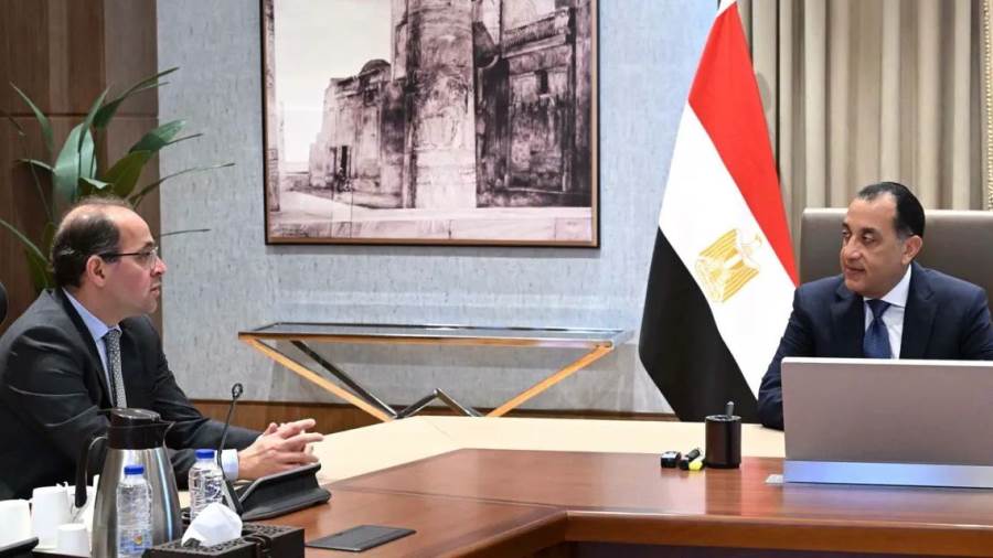 لقاء رئيس الوزراء و وزير الماليه