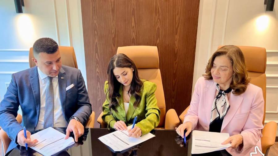 مؤسسة البنك التجاري الدولي (CIB) توقع شراكة مع مؤسستي ساويرس وإبراهيم بدران لتنفيذ تدخلات صحية للأطفال بسوهاج