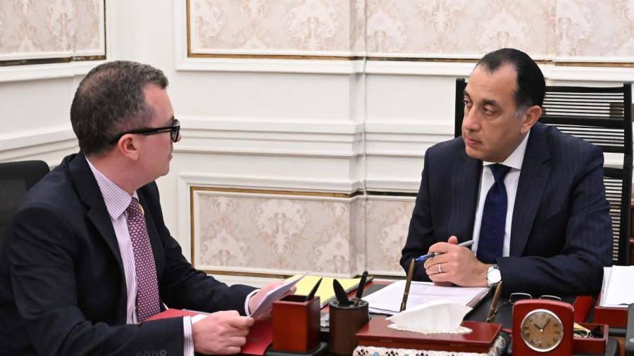 اثناء اللقاء