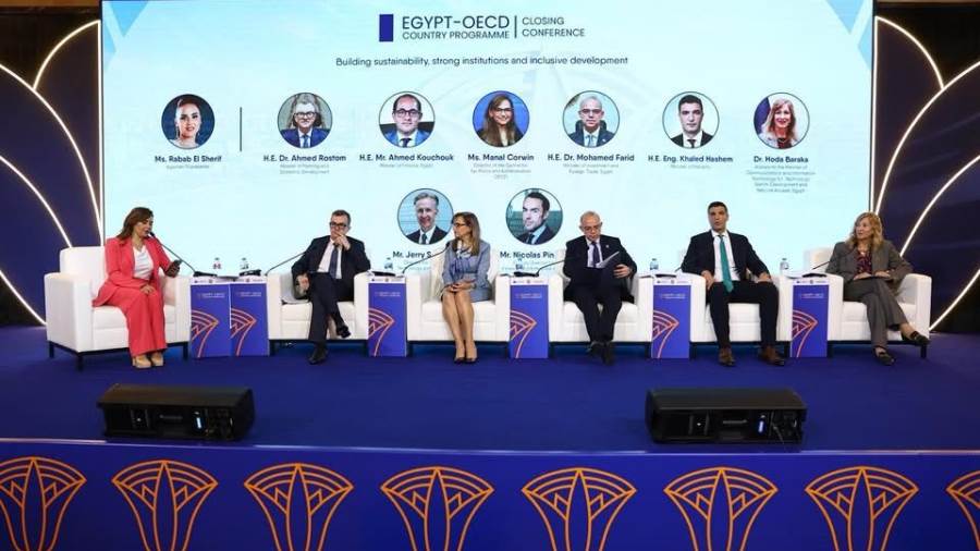 أحمد رستم: مرونة الأداء الاقتصادي تستند إلى الاستمرار في تنفيذ الإصلاحات المالية والنقدية