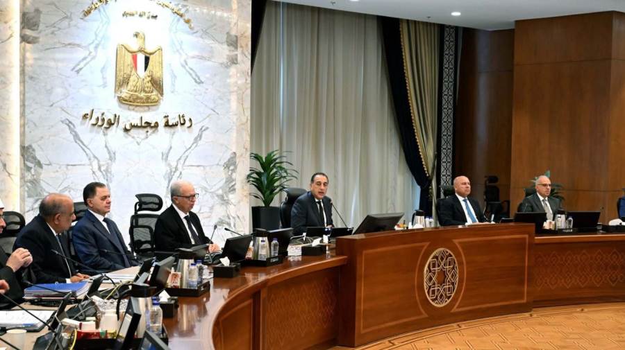 مجلس الوزراء يُوافق على استمرار تطبيق نظام العمل عن بُعد يوم الأحد من كل أسبوع خلال شهر يونيو