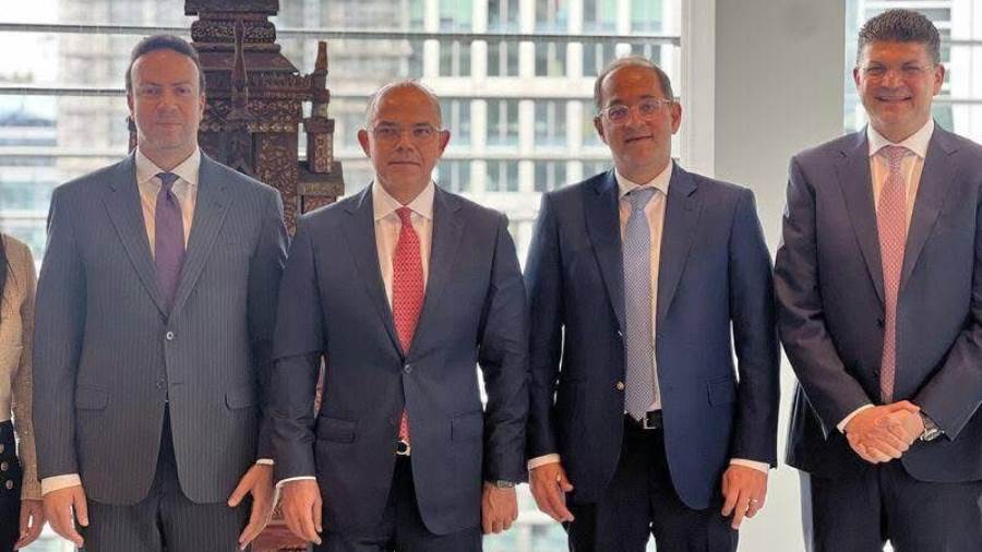 وزير المالية في حوار مفتوح مع المستثمرين خلال لقاءين لبنك «ستاندرد تشارترد» و«مورجان ستانلي» بحضور  نائب محافظ المركزي