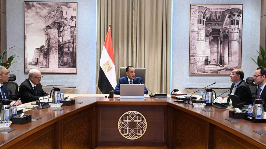 رئيس الوزراء يستعرض ملامح الحزمة الثانية من التسهيلات الضريبية لتعزيز الشراكة مع مجتمع الأعمال وجذب الاستثمارات