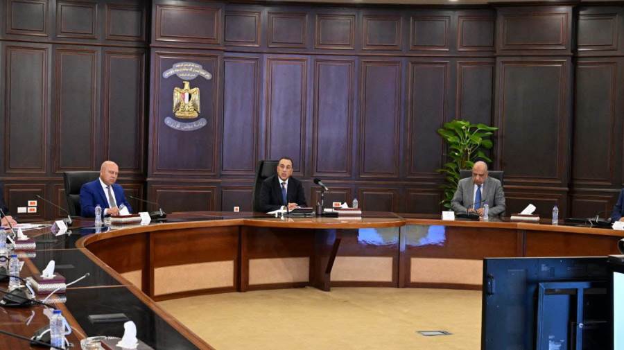 مدبولي: الحكومة تواصل بالتنسيق مع البنك المركزي إعداد البرنامج الاقتصادي الوطني لمرحلة ما بعد انتهاء برنامج الإصلاح الاقتصادي مع صندوق النقد الدولي