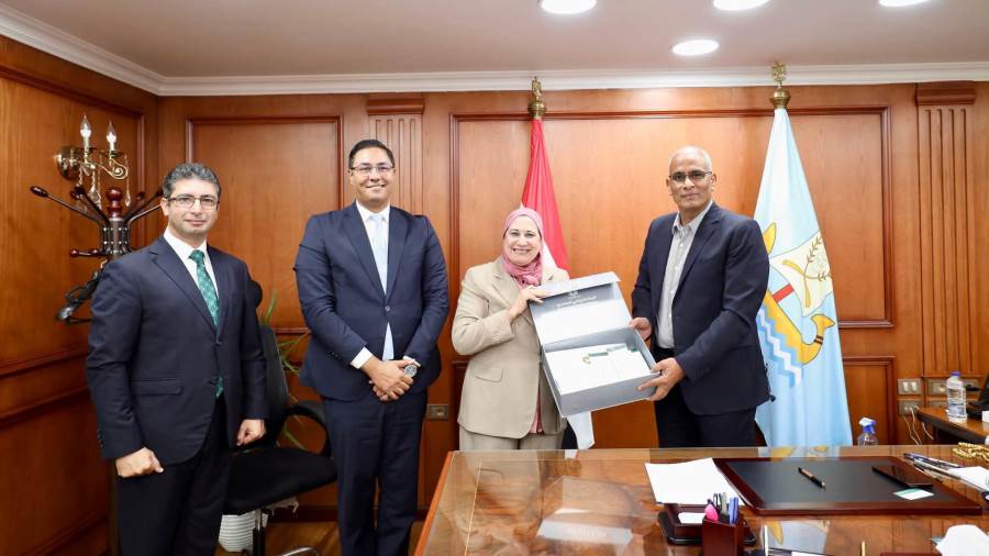 محافظ كفرالشيخ يناقش مع البنك الزراعي المصري تعزيز التنمية الزراعية وتمويل مشروعات المزارعين.. ودعم الأسر الأولى بالرعاية محافظ كفرالشيخ يناقش مع البنك الزراعي المصري تعزيز التنمية الزراعية وتمويل مشروعات المزارعين.. ودعم الأسر الأولى بالرعاية