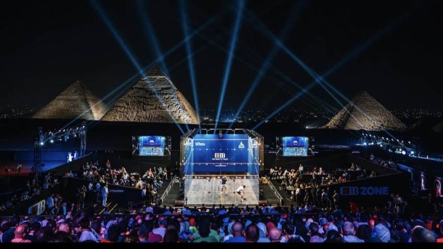 انطلاق منافسات اليوم الأول من الدور ربع النهائي لبطولة CIB المصرية المفتوحة للإسكواش 2026 أمام أهرامات الجيزة انطلاق منافسات اليوم الأول من الدور ربع النهائي لبطولة CIB المصرية المفتوحة للإسكواش 2026 أمام أهرامات الجيزة