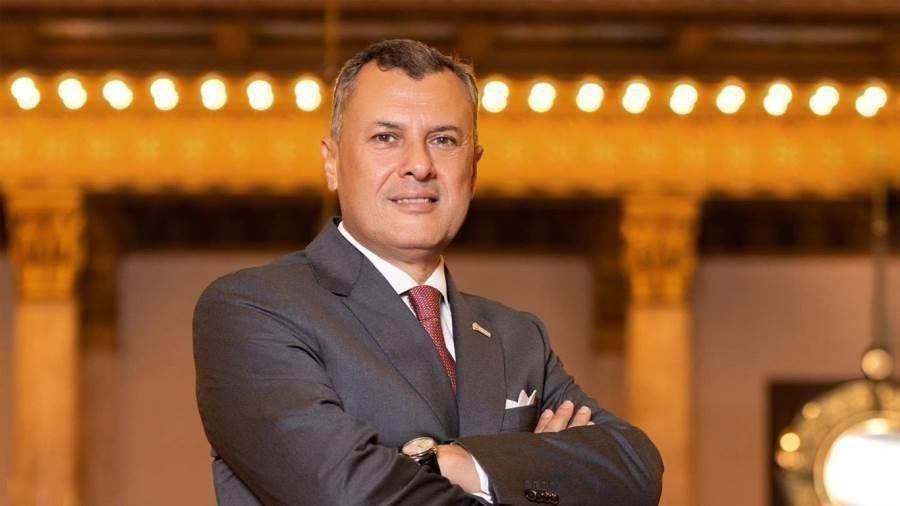 أحمد عيسى الرئيس التنفيذي والعضو المنتدب لبنك أبوظبي الأول مصر