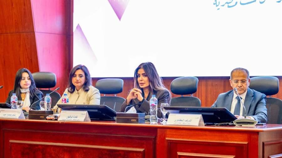 غادة توفيق: «صحتك أمانة» تواصل توعية موظفات البنك المركزي بأهمية الكشف المبكر عن سرطان الثدي غادة توفيق: «صحتك أمانة» تواصل توعية موظفات البنك المركزي بأهمية الكشف المبكر عن سرطان الثدي