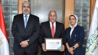 لأول مرة في القطاع المصرفي.. البنك الأهلي المصري يطلق نسخة صديقة للبيئة من بطاقة “ميزة” بالتعاون مع “جي آند دي”